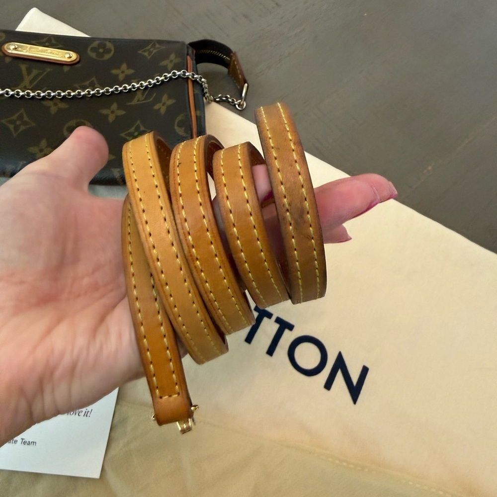 SOLD Louis Vuitton Eva in Classic Monogram - Picture 15 of 15